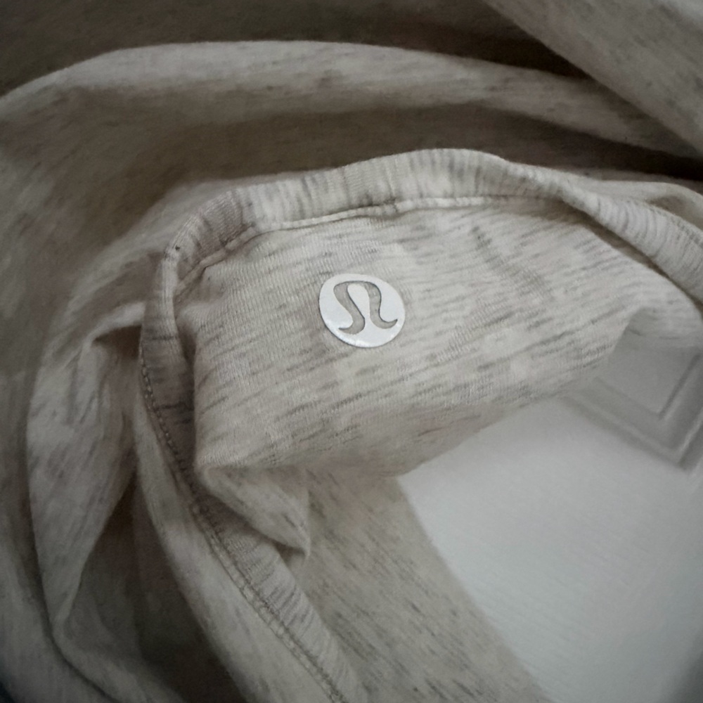 NWT lululemon sage scarf wrap - Picture 7 of 7